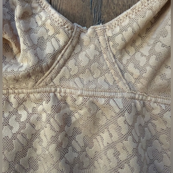 SKIMs logo mesh triangle bralette in clay - medium NWT - Picture 6 of 7